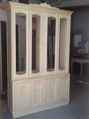 Mueble de salón en madera cruda